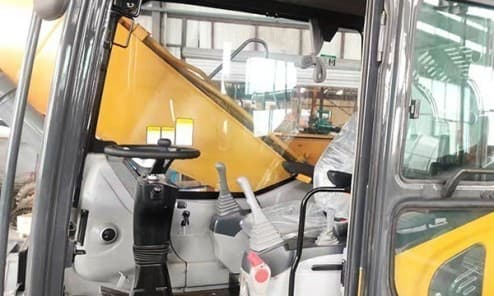 Колесный экскаватор HENGTE HT215W ( в габарите)