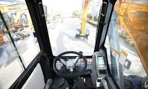 Колесный экскаватор HENGTE HT215W ( в габарите)
